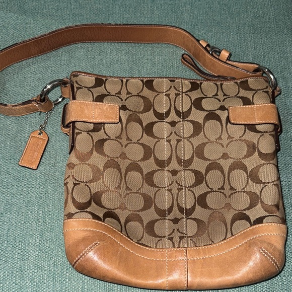 Coach Signature Canvas Shoulder Bag Purse 🔥 - Picture 3 of 6